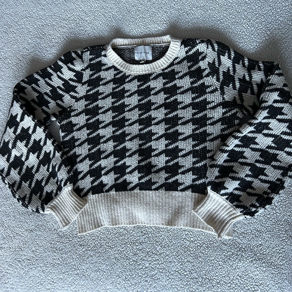 Pink Rose Houndstooth sweater